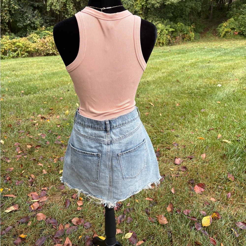 H&M Divided Light Pink Ribbed Top - Picture 2 of 4